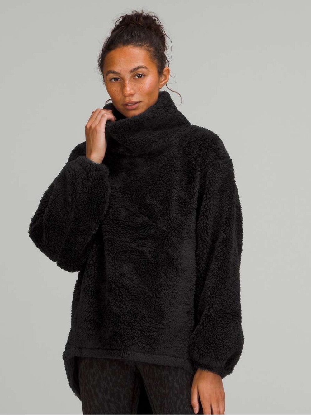 lululemon athletica Warmth Restore Sherpa Pullover size 6